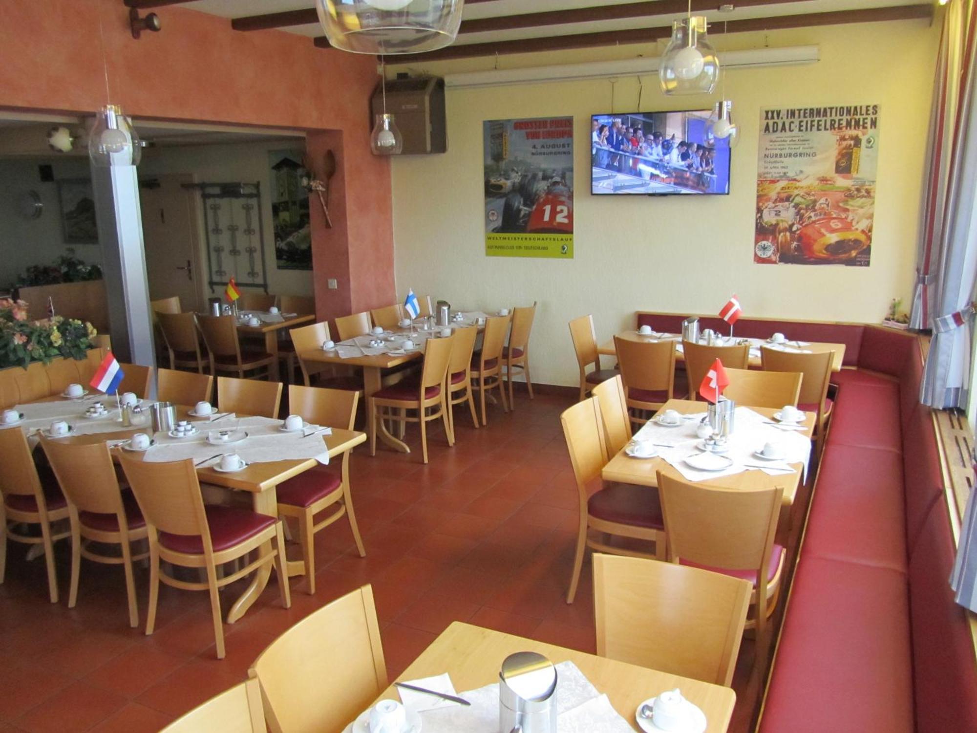 Hotel Zur Burg Nuerburg Ngoại thất bức ảnh