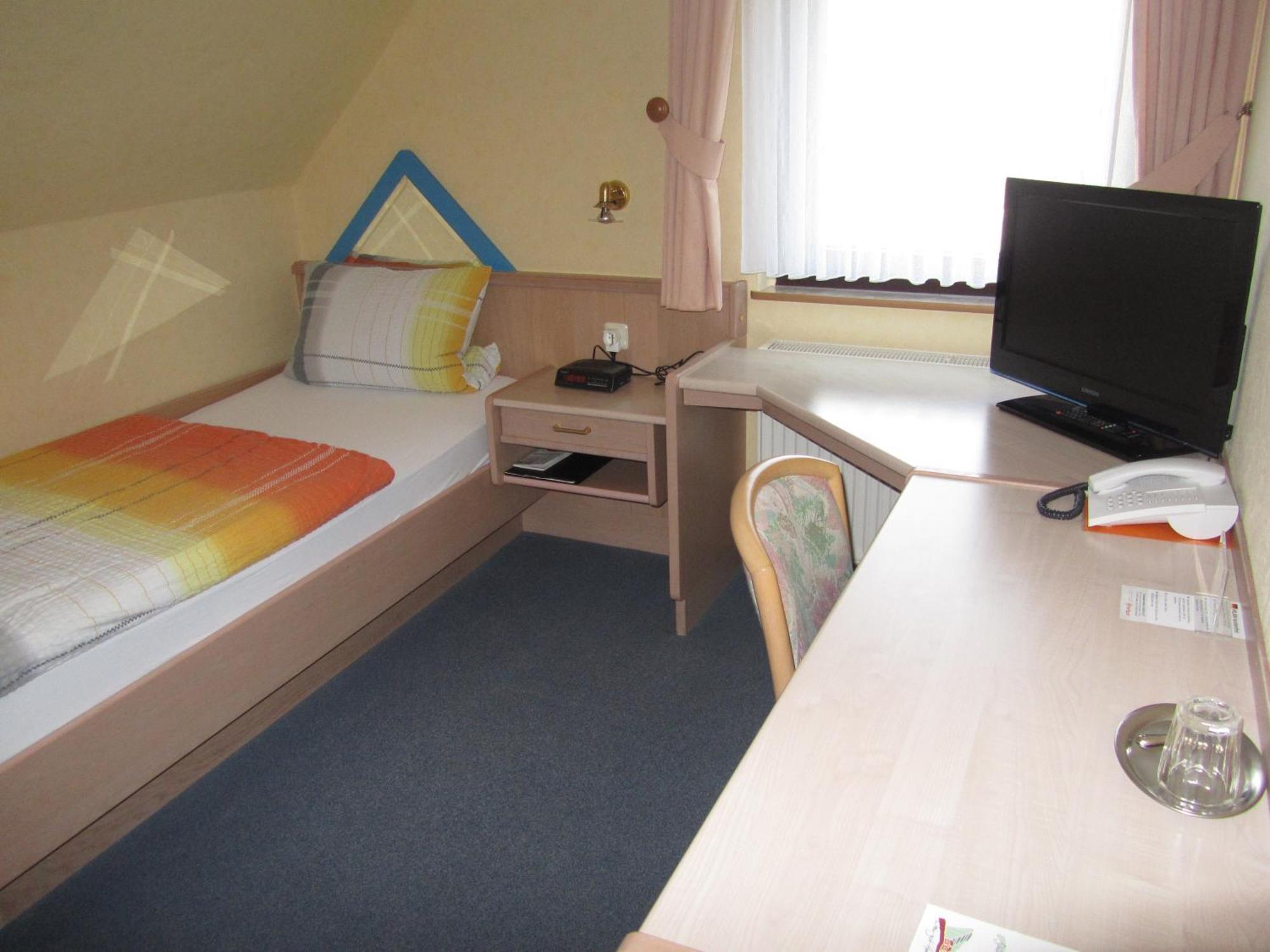 Hotel Zur Burg Nuerburg Phòng bức ảnh