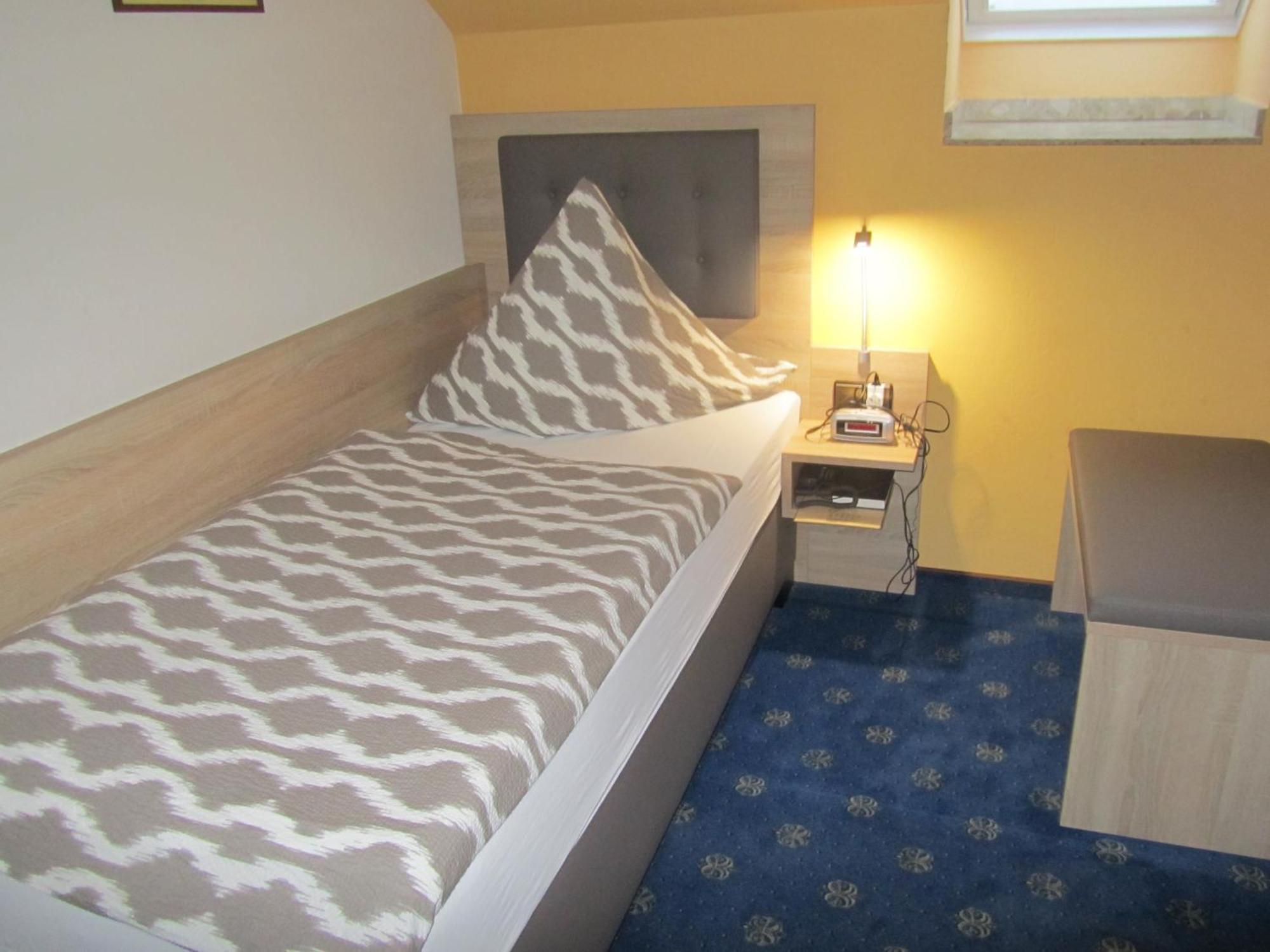 Hotel Zur Burg Nuerburg Phòng bức ảnh
