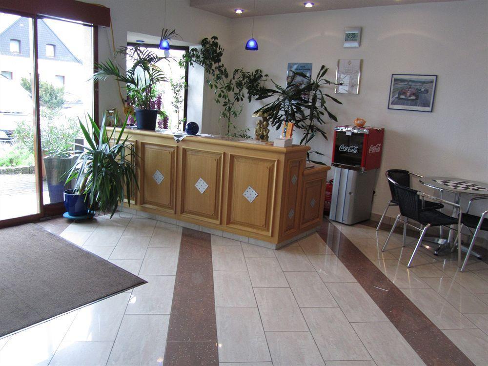 Hotel Zur Burg Nuerburg Ngoại thất bức ảnh