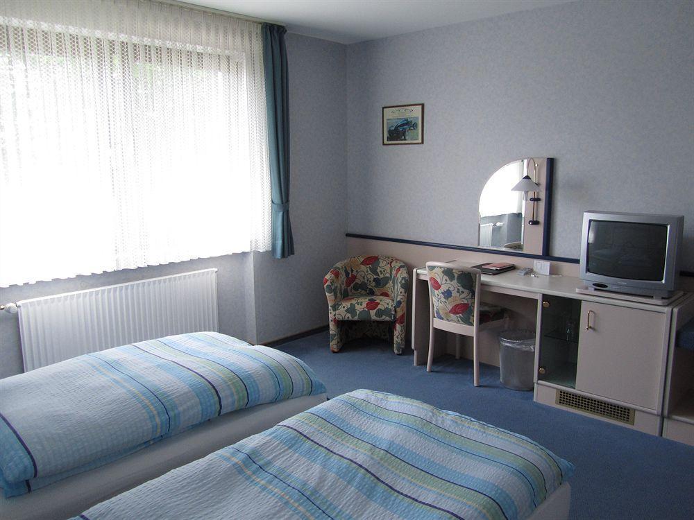 Hotel Zur Burg Nuerburg Ngoại thất bức ảnh