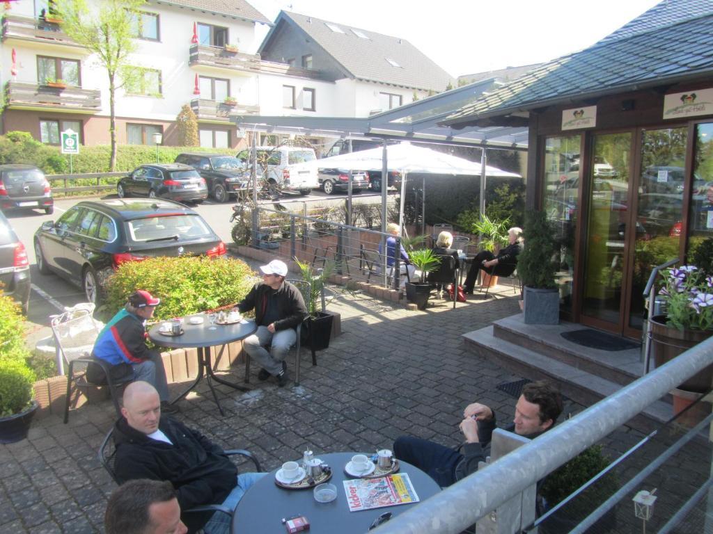 Hotel Zur Burg Nuerburg Ngoại thất bức ảnh