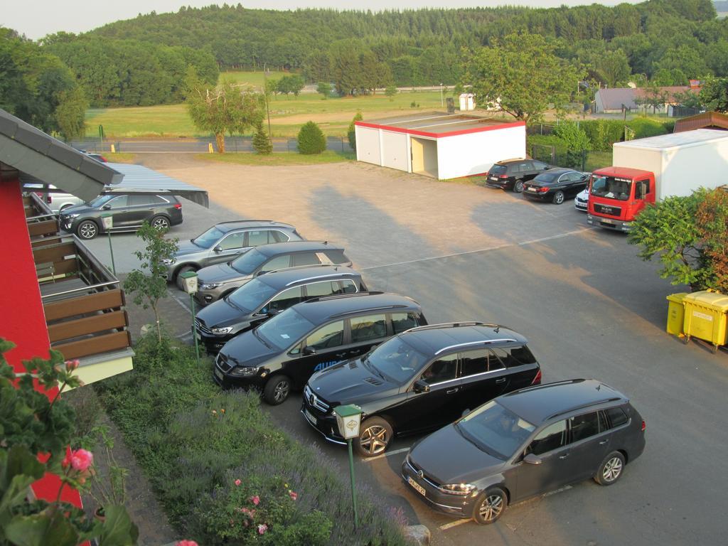 Hotel Zur Burg Nuerburg Ngoại thất bức ảnh