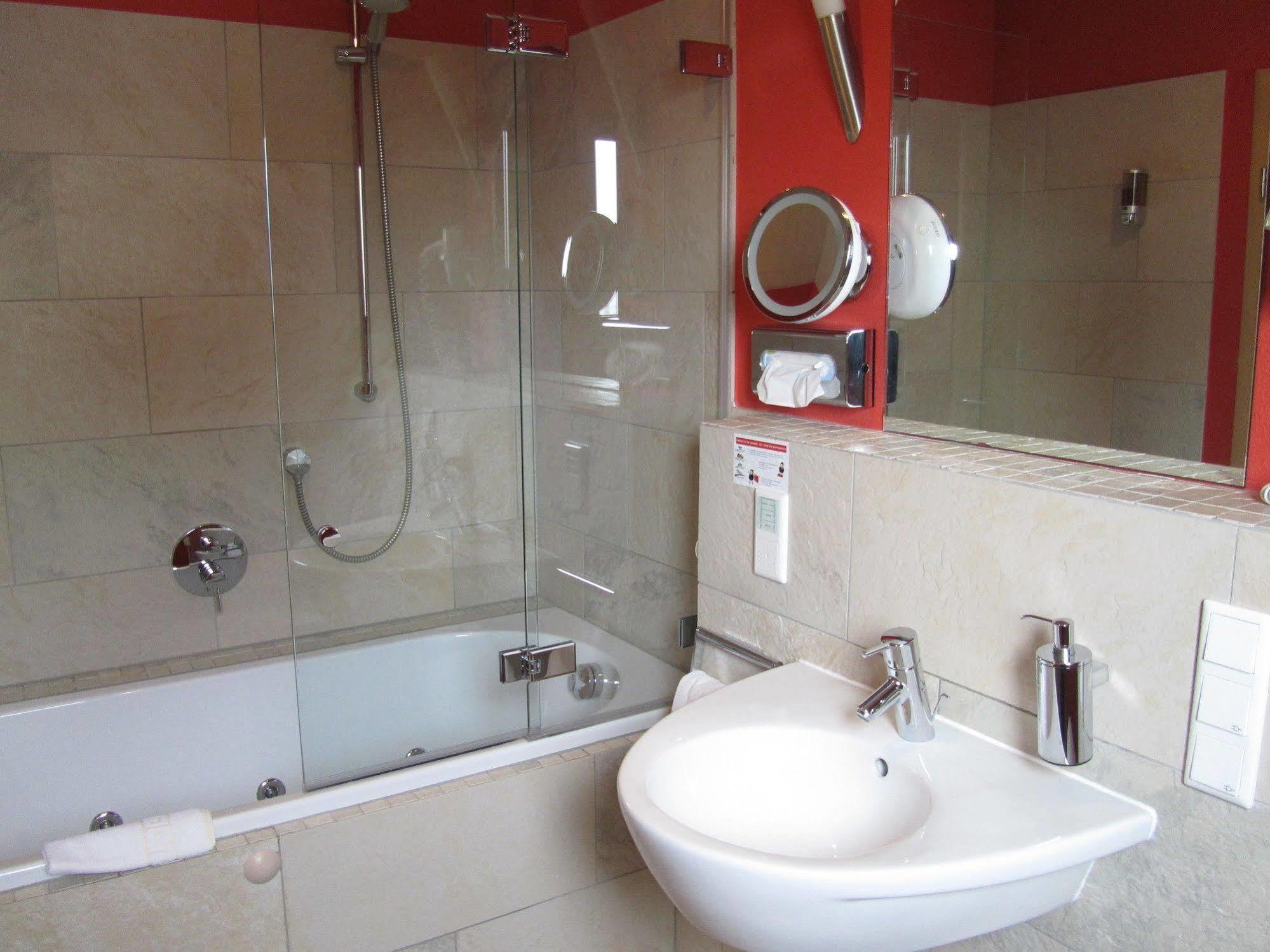 Hotel Zur Burg Nuerburg Ngoại thất bức ảnh