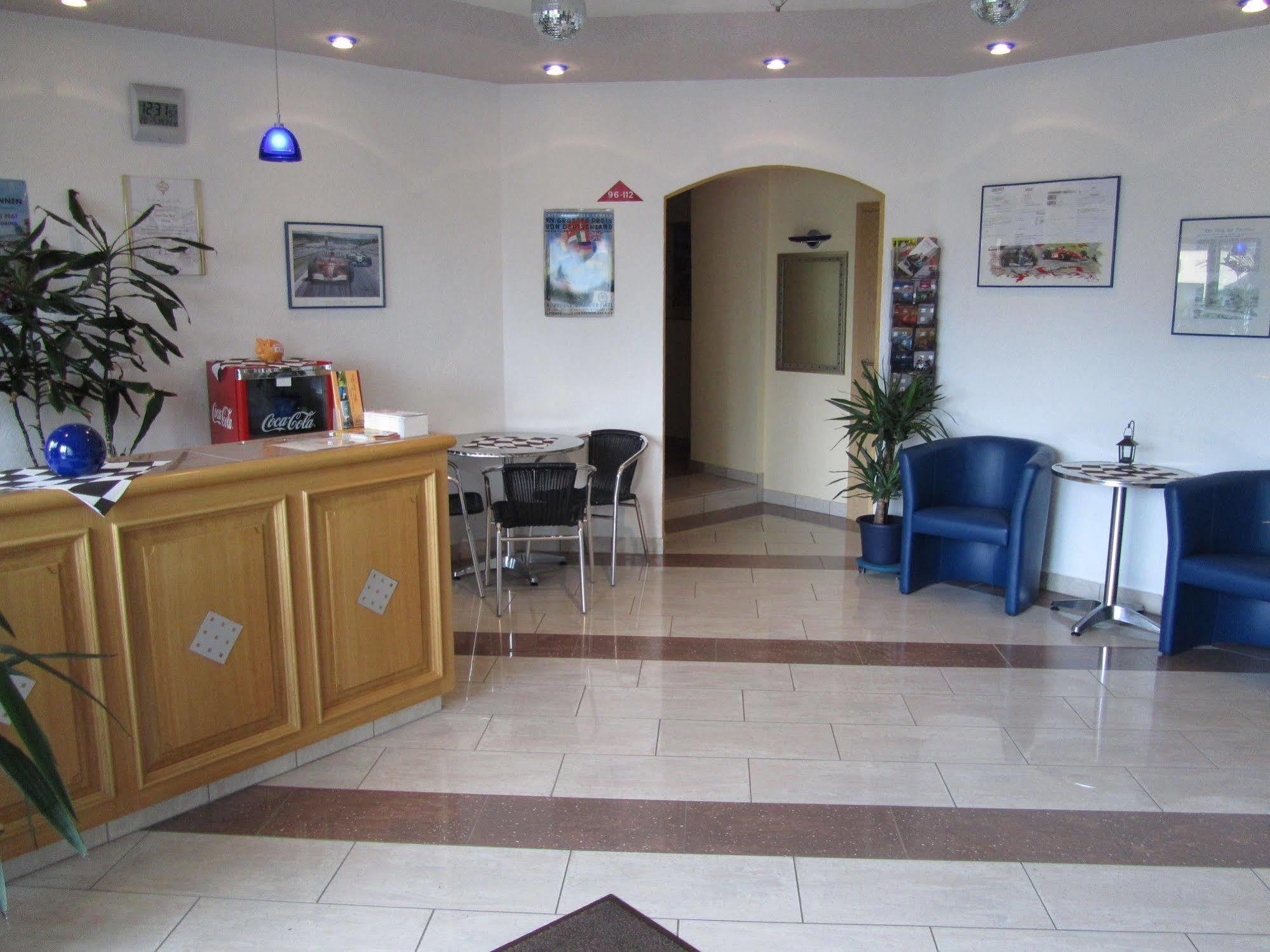 Hotel Zur Burg Nuerburg Ngoại thất bức ảnh