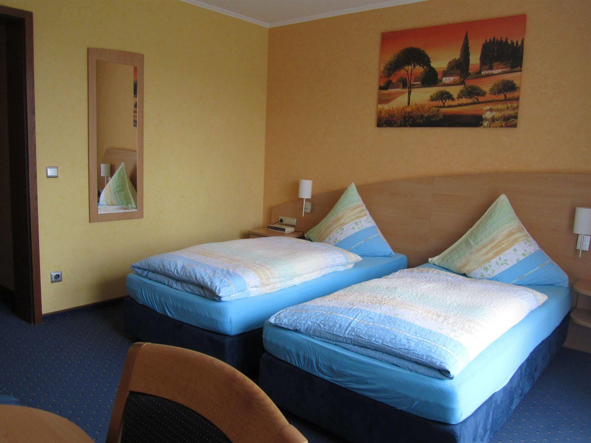 Hotel Zur Burg Nuerburg Ngoại thất bức ảnh