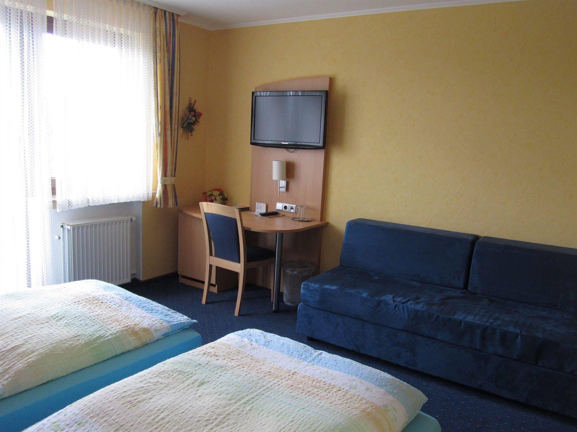 Hotel Zur Burg Nuerburg Ngoại thất bức ảnh