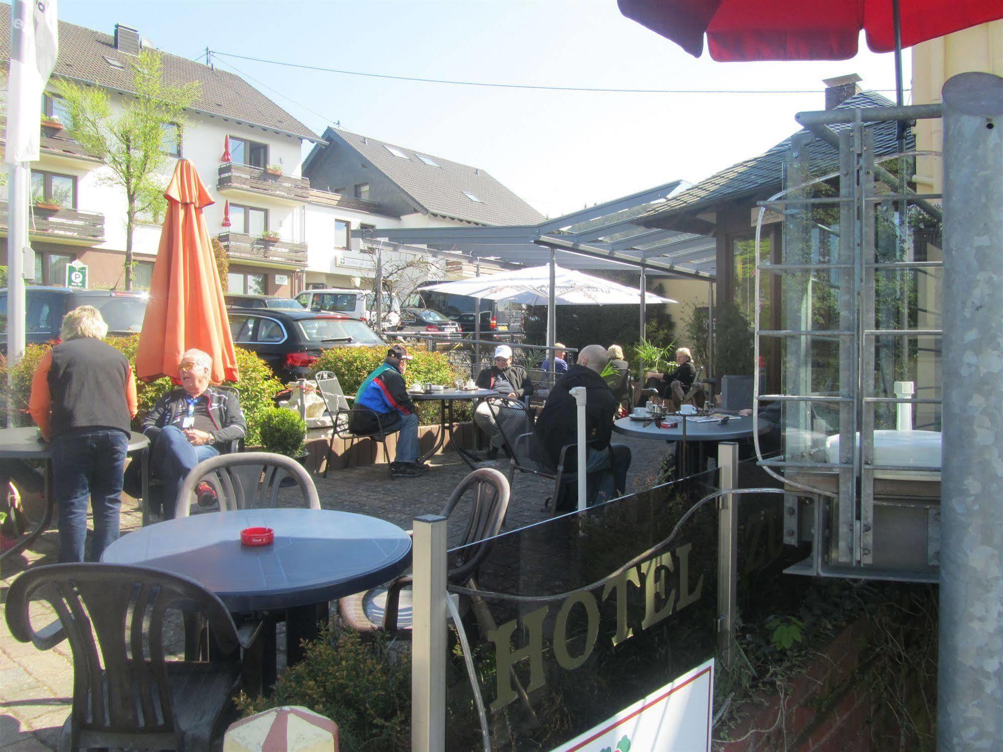 Hotel Zur Burg Nuerburg Ngoại thất bức ảnh