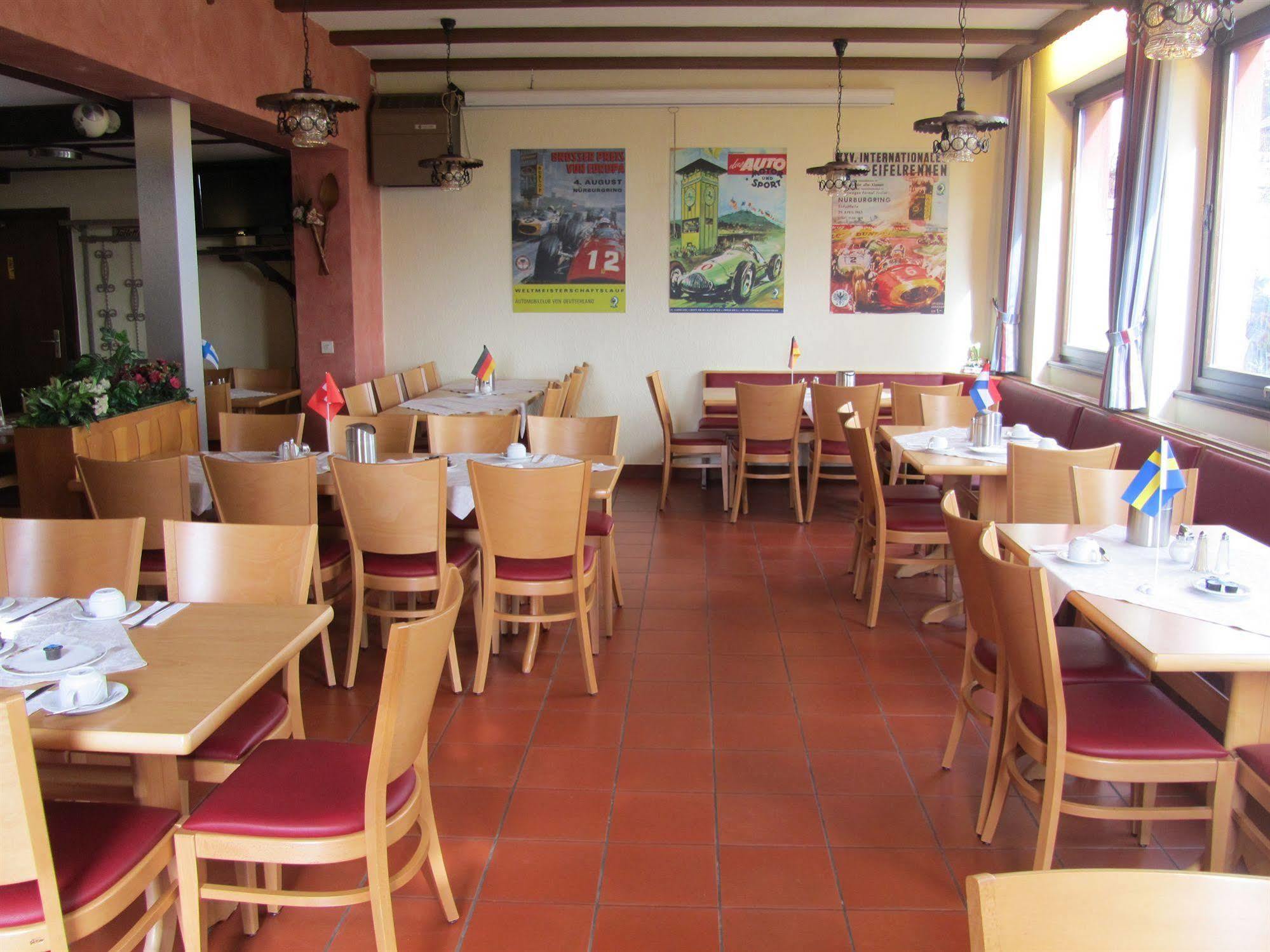 Hotel Zur Burg Nuerburg Ngoại thất bức ảnh